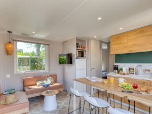 interior mobile home 4 soleils © David Glévarec – PLANETE360 Quimper