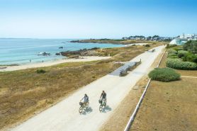  cyclists cote sauvage u00a9 patrice baissac - OTI baie de quiberon tourisme